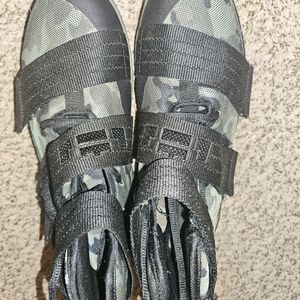 Nike LeBron Camouflage Mesh LRJ SK Size 8